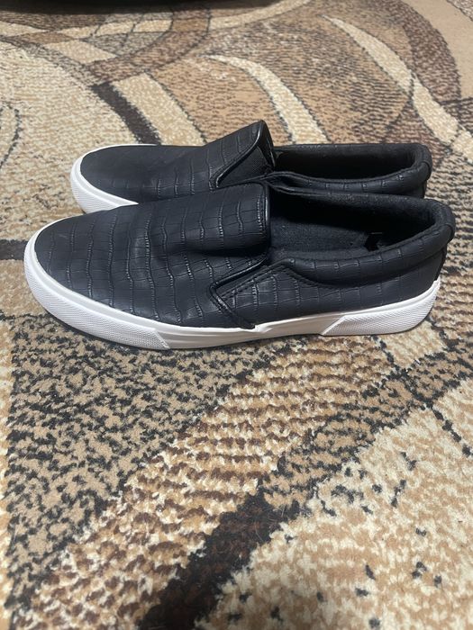 Продам кроссовки nike fila converse new balance vans