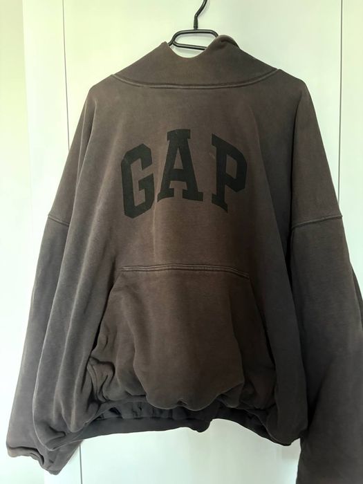 Gap x Balenciaga