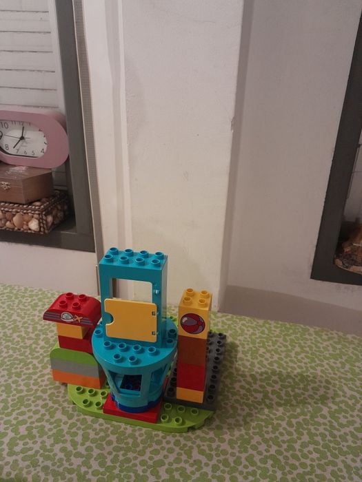 Vendo Conjunto de Legos muito bonitos como novos