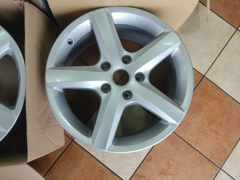 Felgi aluminiowe NOWE AUDI Q7 VW TUAREG 5x130 18 8j et53 możliwa wysył