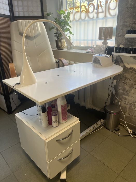 Biurko kosmetyczne,lub łóżko kosmetyczne