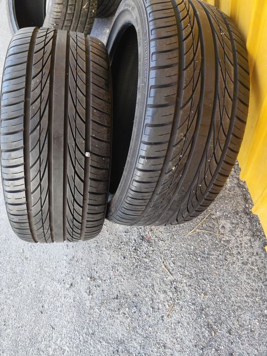 Pneus.  225/40R18