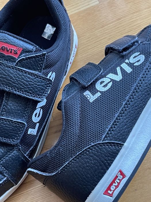 Кроссовки туфли Levis оригинал р35   22.5см