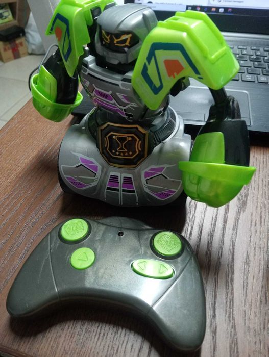 Pack 2 Robôs RC Robot Kombat Tornado Silverlit