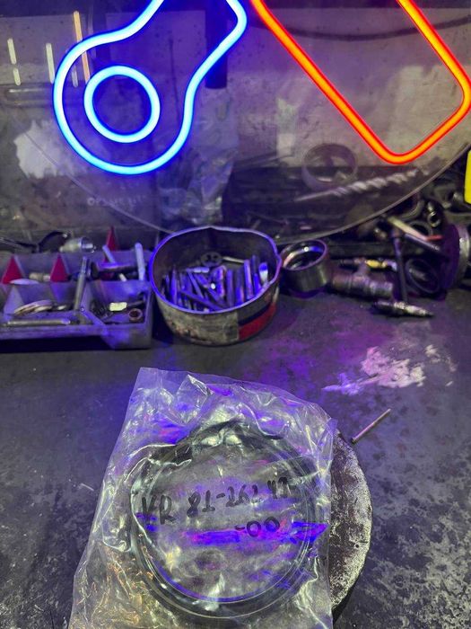 812624900	Сальник коленвала задний 93x114x13 Victor Reinz