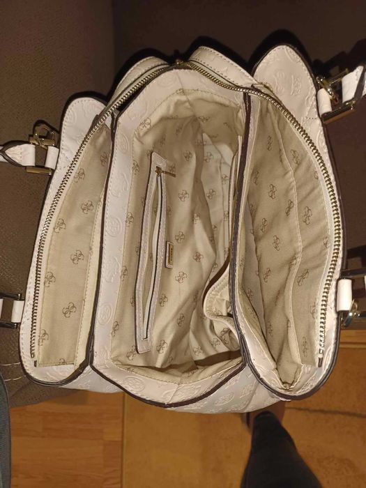 Sprzedam torebkę GUEES