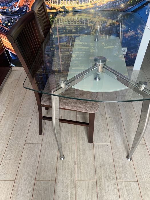 Стол стеклянный