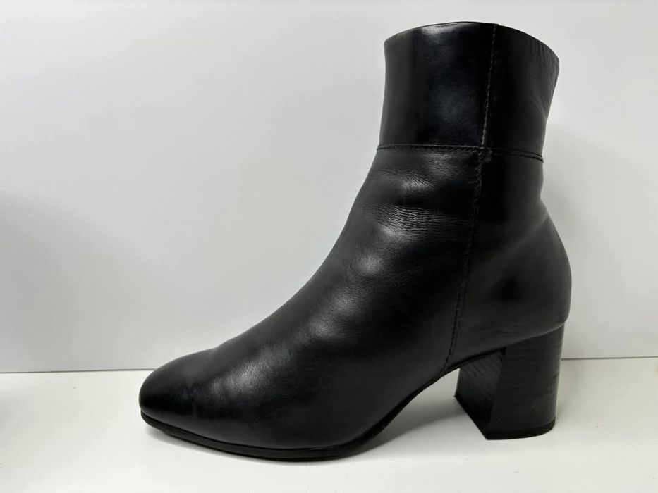 Botki skórzane delikatnie ocieplane Tamaris Rozmiar 38 czarne