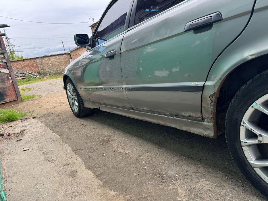 Продам BMW e34 525i
