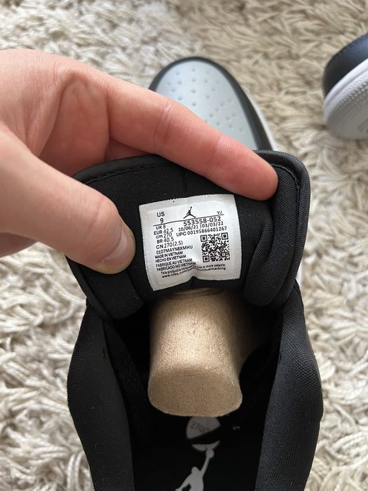 Кросівки Nike Air Jordan 1 Low Shadow Toe - 553558-052