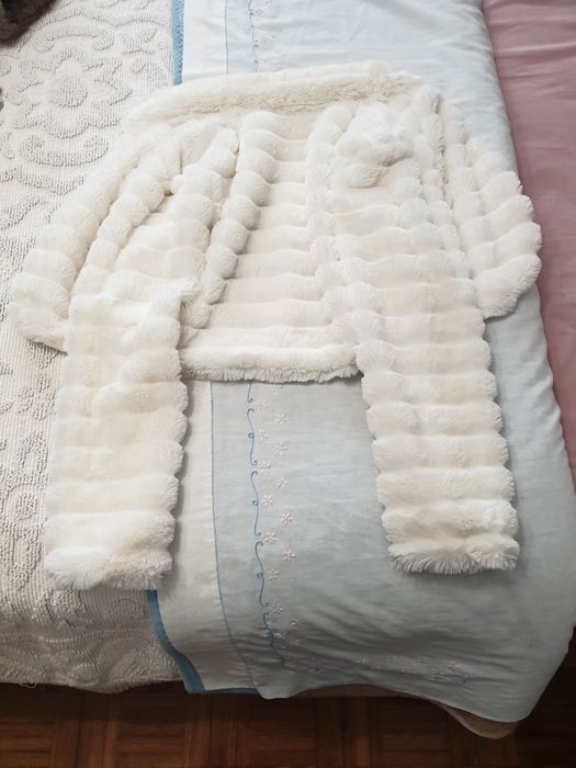 Casaco usado em muito bom estado.