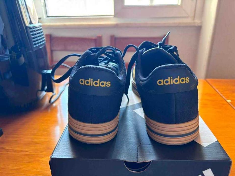 Sapatilhas Adidas Daily 4.0