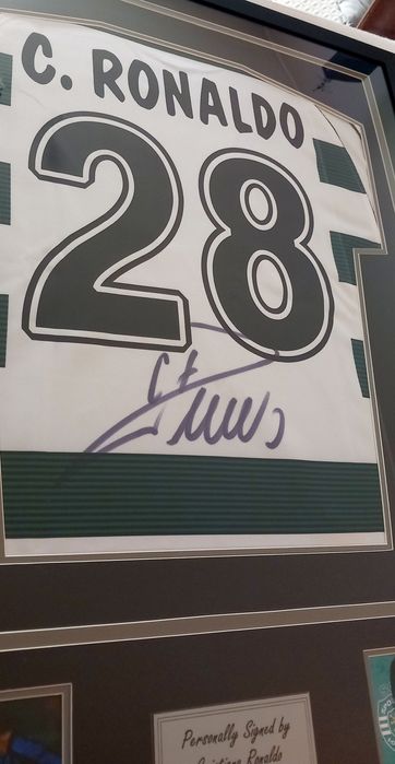 Camisola emoldurada autografada CR7 Debut