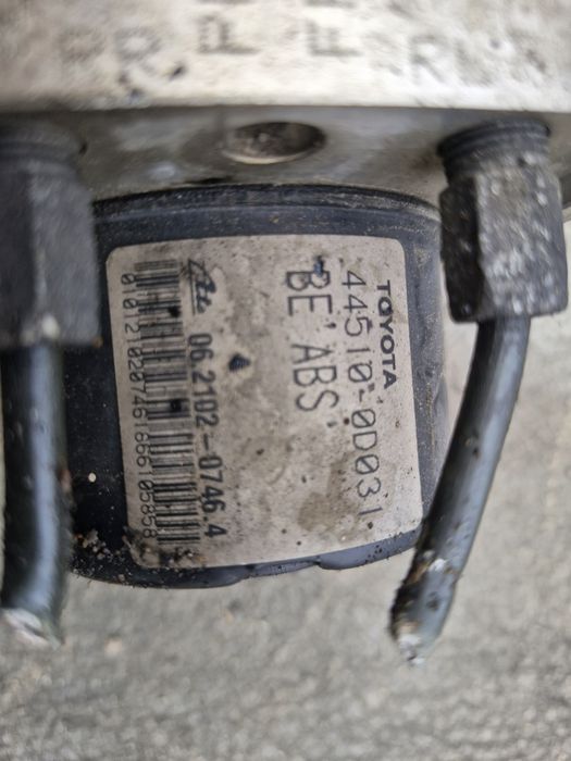 Pompa sterownik abs toyota Yaris 2
