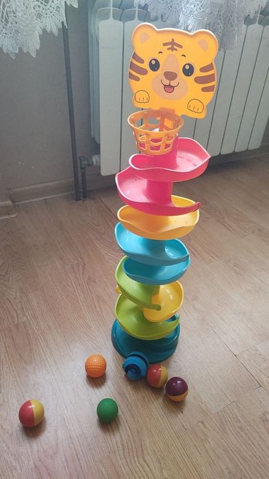 Zjeżdżalnia z piłeczkami