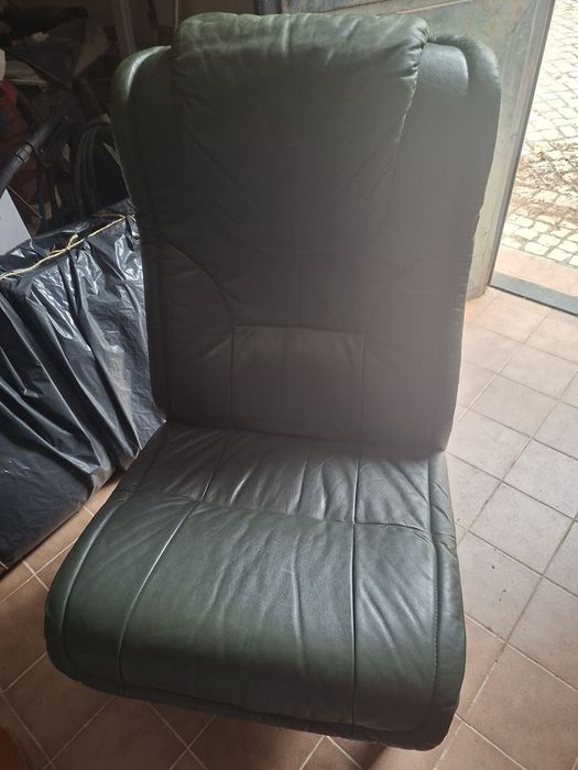Sofás articulados  em pele  verde