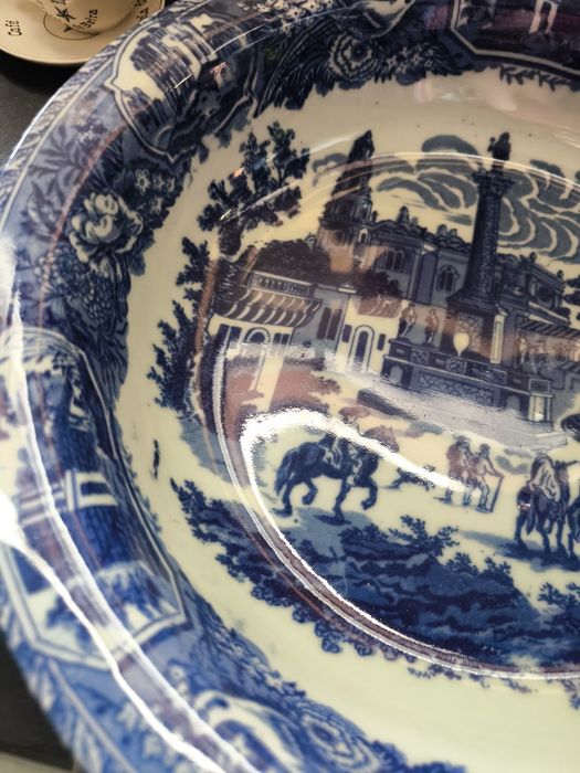 Antiga Bacia  Lavatório em Faiança — Pintado a mão
