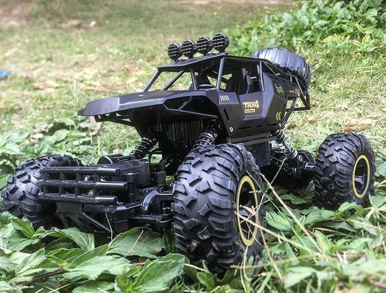 BIG Monster- C. telecomando (Tamanho grande 37cm)
