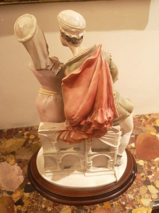 Estatueta em Marfinite