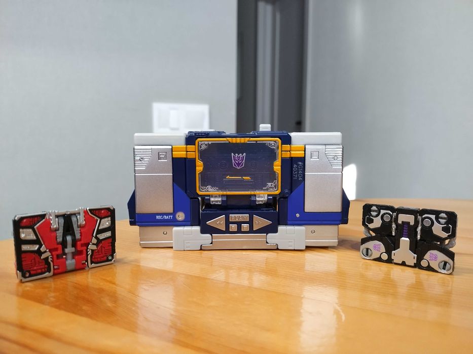 Трансформеры Hasbro Soundvawe, Ravage и Laserbeak (Generations)