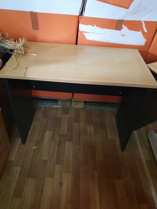 Стол писменный и стул