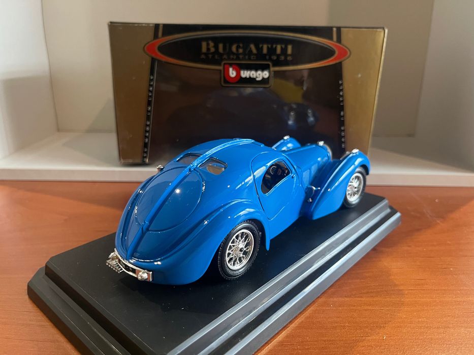 Burago 1:24 Bugatti Atlantic z pudełkiem kolekcjonerski