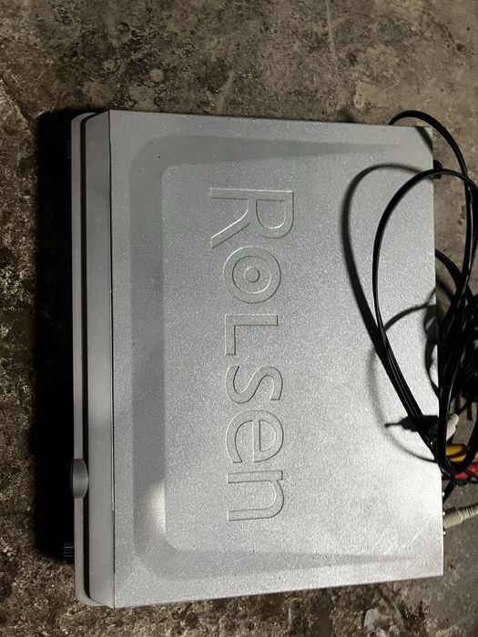 DVD-плеєр Rolsen RDV-570 (Karaoke, Dolby Digital, MP3)