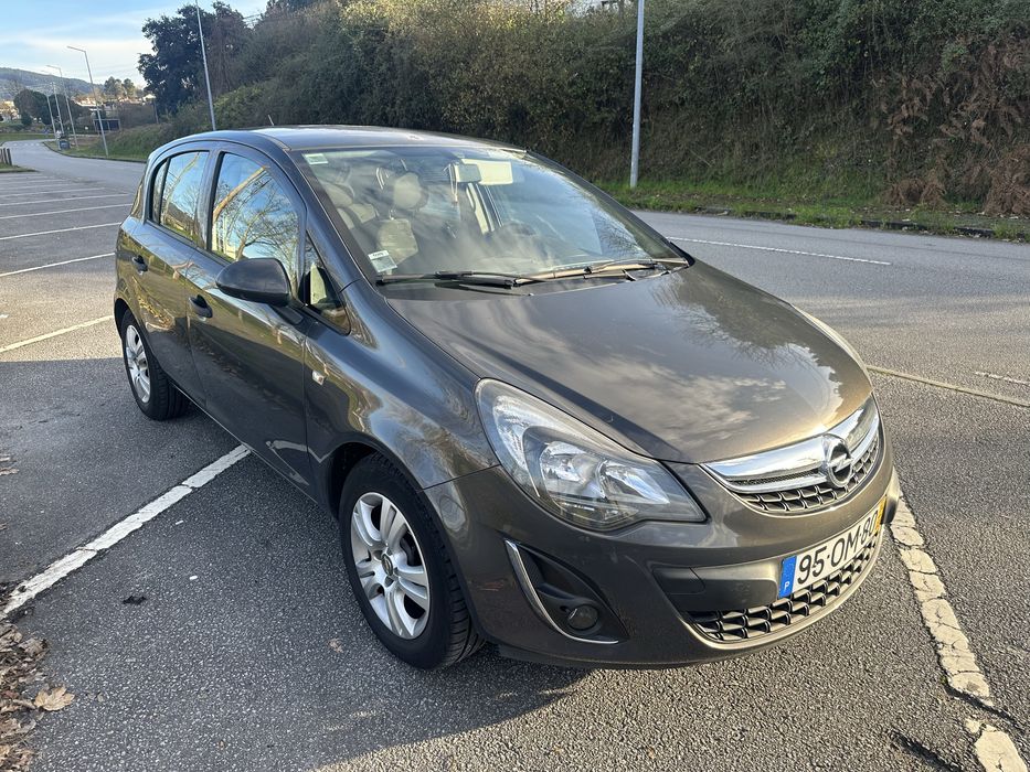 Opel corsa colour edition 1.2cc 85cv 2014