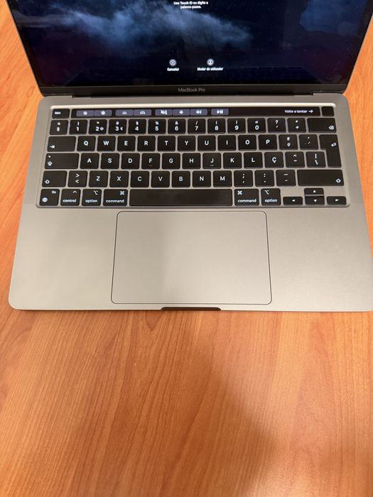 MacBook Pro 13” (2022) – Apple M2 – 8GB RAM – 256GB SSD