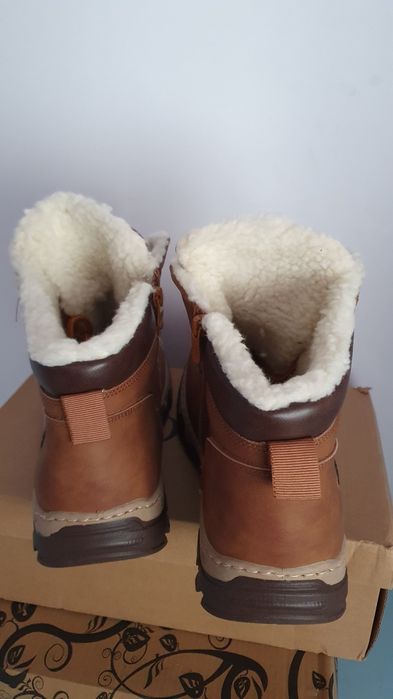 Buty nowe męskie ocieplane na okres zimowy rozmiar 44