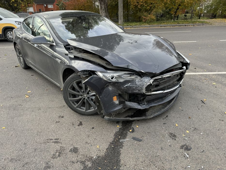 Разборка Запчасти Tesla Model S 85D 2015 г