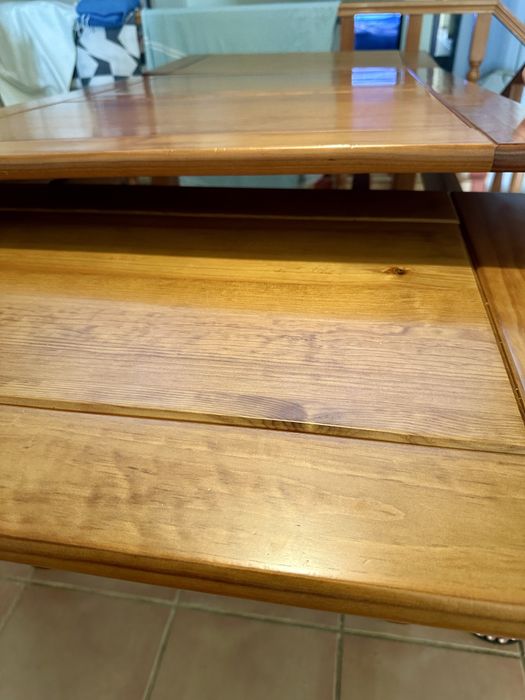 Mesa de Jantar Extensível em Cerejeira