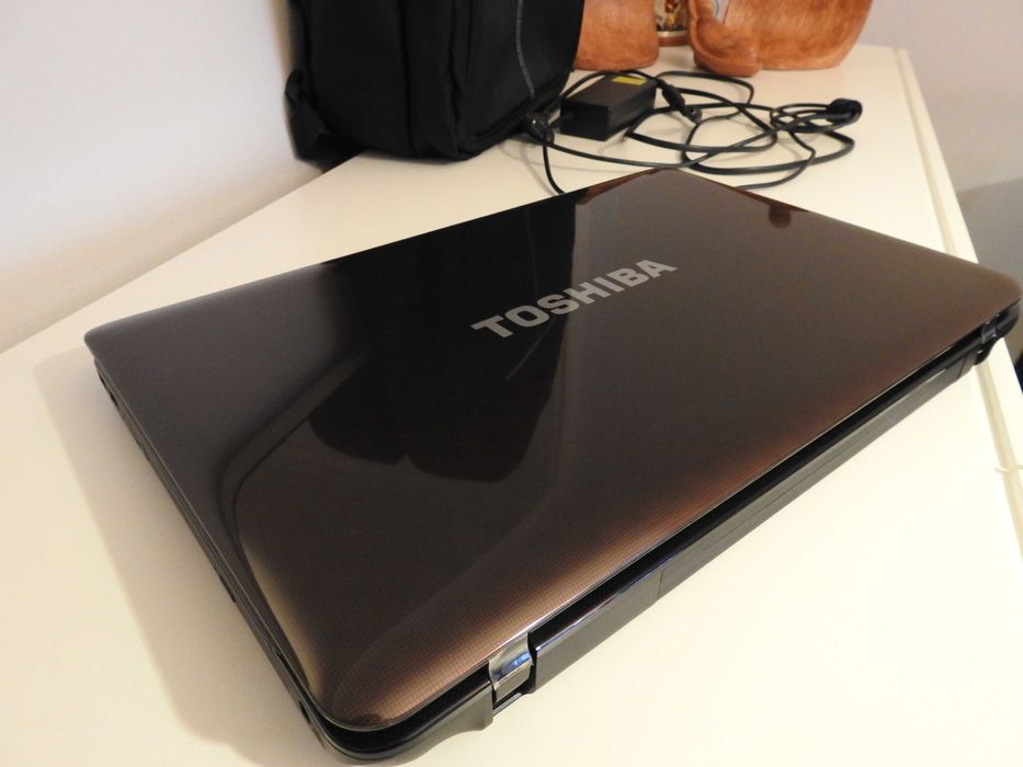 Portátil Notebook Toshiba + mochila de transporte mitsai