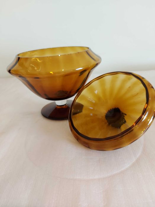 Taças Vintage em Vidro Decorativo  e Candeeiro