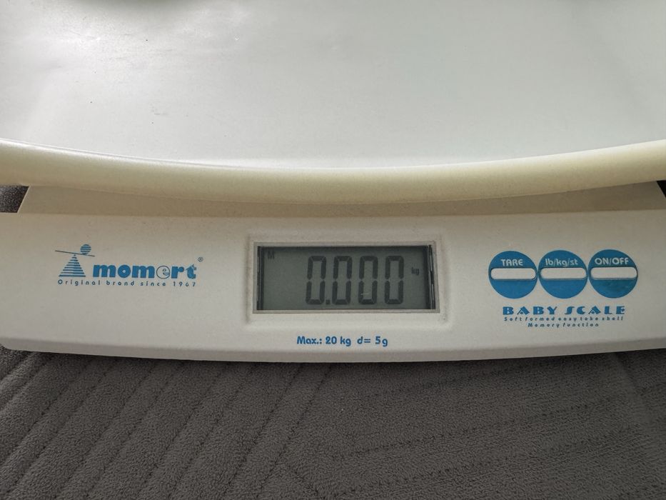 Електронні дитячі ваги Momert