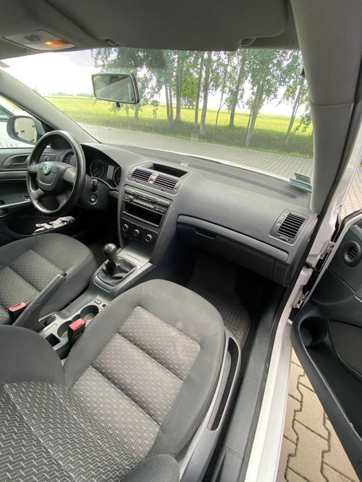 Skoda Octavia 1,6 biała