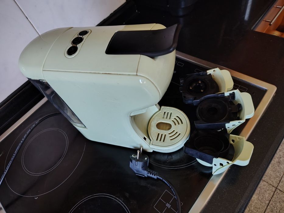 Máquina café expresso multicapsulas dolcegusto, nesexprsso e pó moido