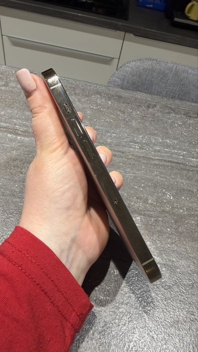 Продам iphone 14 pro заблокований