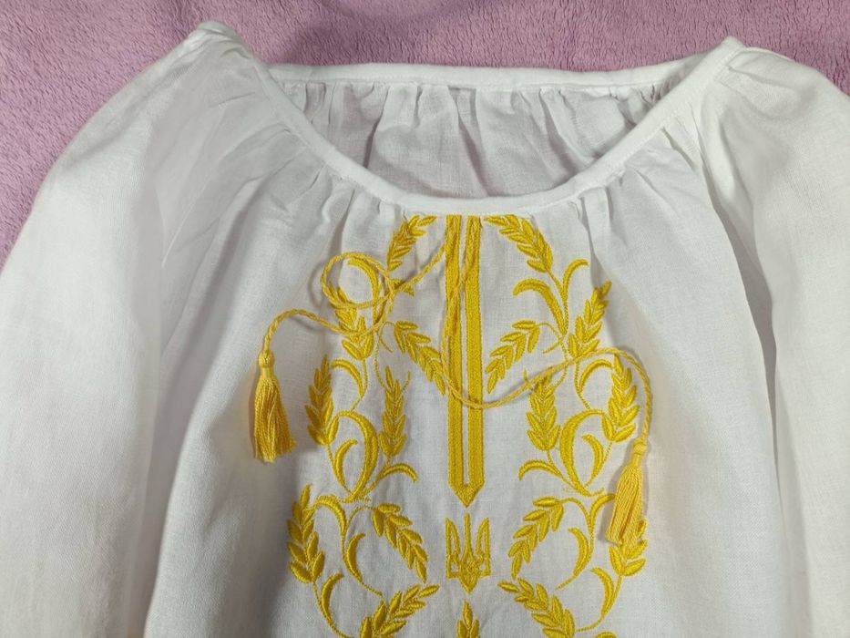Жіноча вишиванка. Натуральна тканина. Розмір S+-. Індивідуальний візер