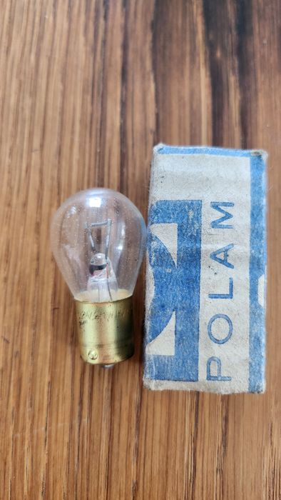Żarówka PRL  Polam  12 V 2,1 W