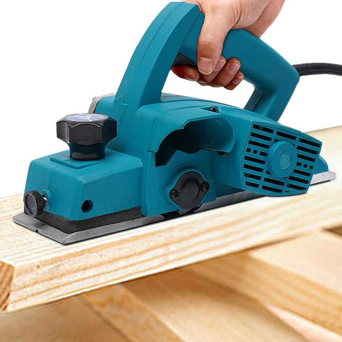 Strug elektryczny ręczny 800 W  11000 obrotów na minutę