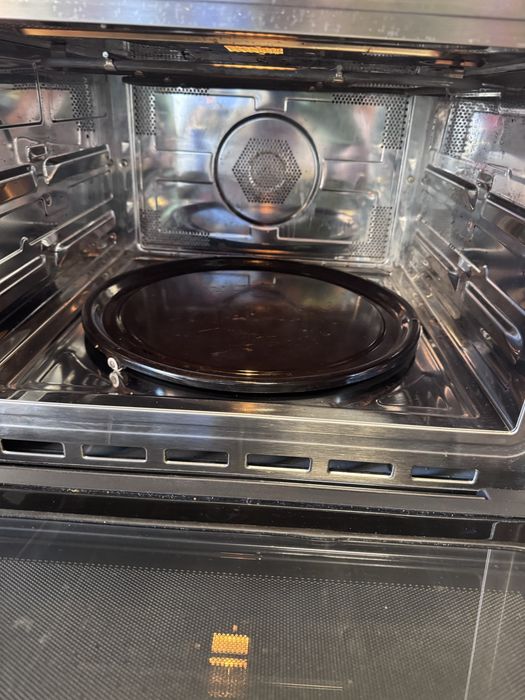 Piekarnik Kuchenka mikrofalowa HAIER HOR45C5FT 900W pojemność 44L