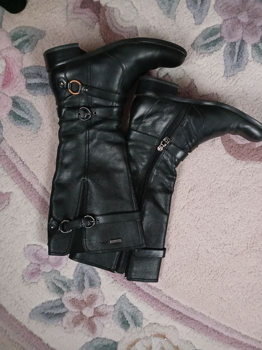 Подарю! Кожаные сапоги сапожки Tamaris р.37