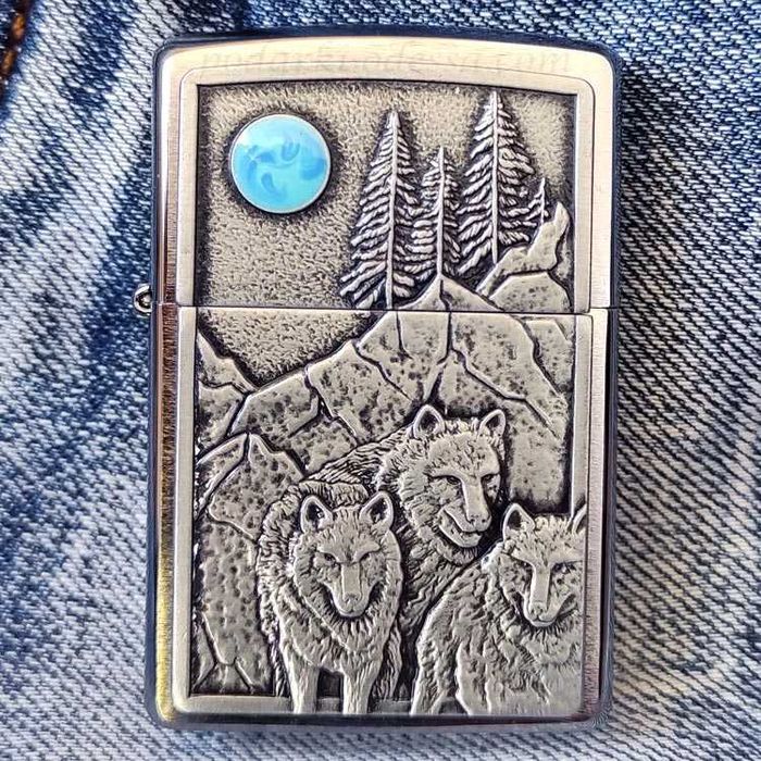 Коллекційна запальничка ZIPPO Зграя вовків