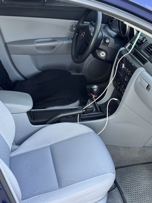 Mazda 3 2004рік 1.4бензие