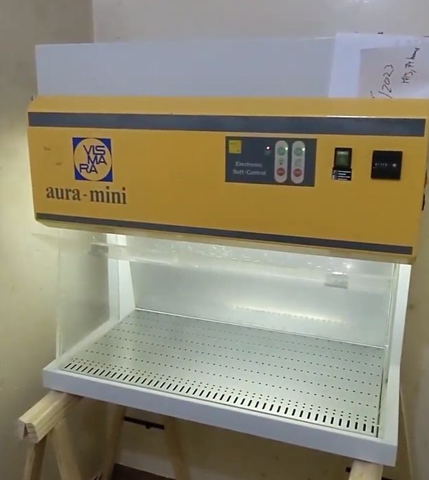 Cabine de Fluxo Laminar Vertical BioAir Aura Mini (1995)