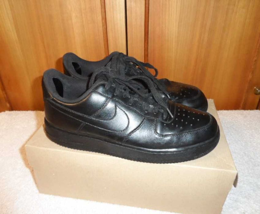 Кожаные демисезонные кроссовки Nike Air 41/ 26,5 см черные мужские