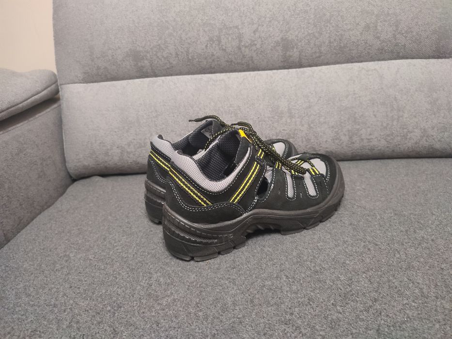 Buty robocze r.36 z podnoskiem
