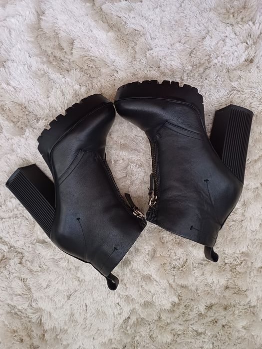 Жіночі шкіряні ботильони тм PREPPY р.38 стан ідеальний