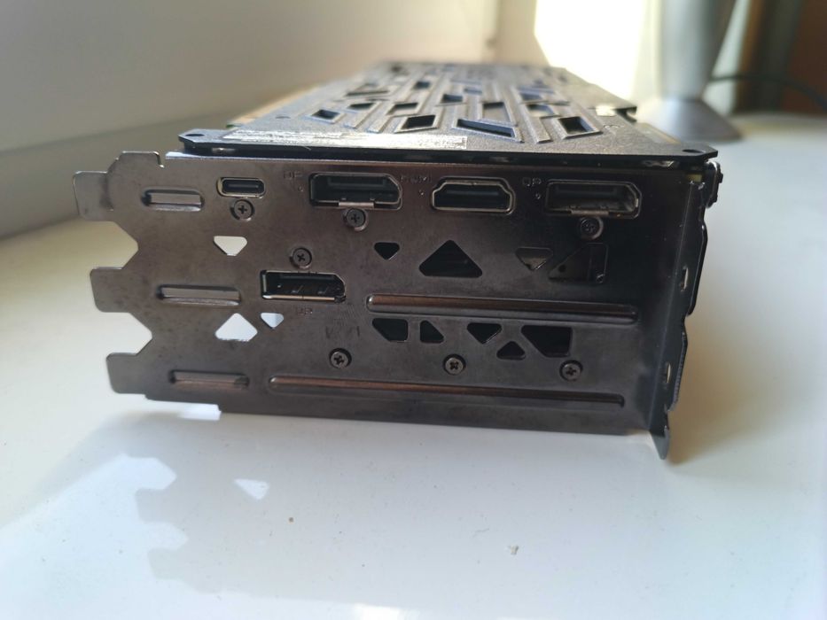 НЕРОБОЧА відеокарта rtx 2080 ti evga